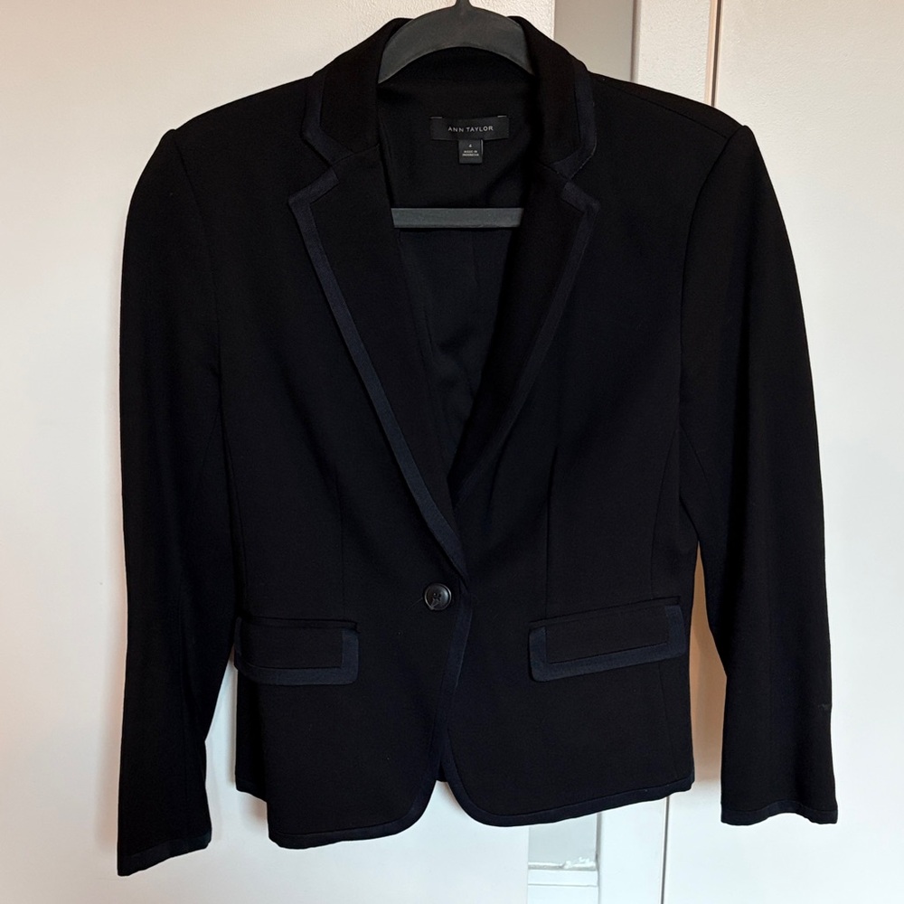 Ann Taylor | Size 4 | Black Women's Blazer